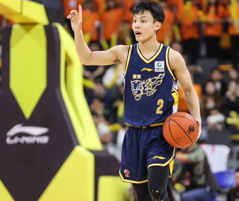 kaiyun-0分+0分+4分！广东王牌后卫第二阶段越打越差，杜锋真是高估他了